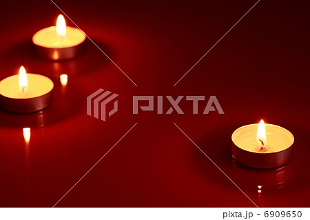 Three Candles 6909650