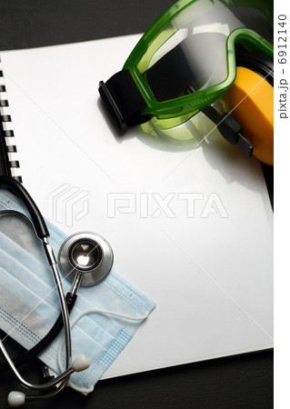 Stethoscope, mask, goggles and earphones 6912140