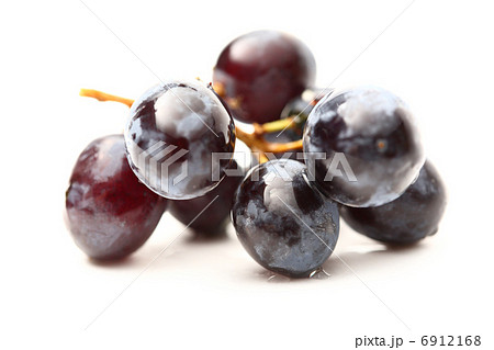 Black grapes isolated on the white background 6912168