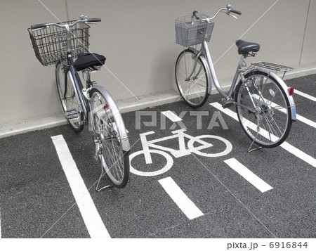 自転車置き場 6916844