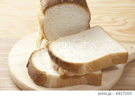 ナイフで切った食パン ナイフで切った食パン 6917203