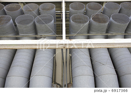 工場の換気ダクト 6917366