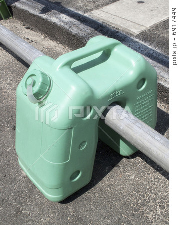 道路工事現場の樹脂製の安全柵の水タンクのおもり 道路工事現場の樹脂製の安全柵の水タンクのおもり 6917449