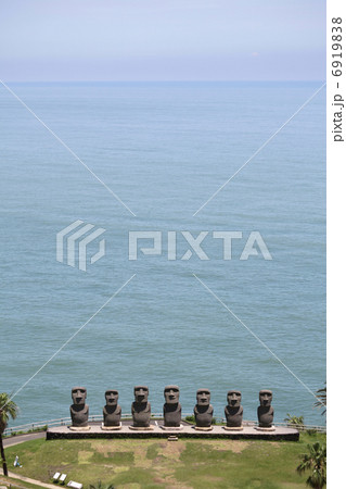 宮崎県日南市のモアイ像 6919838