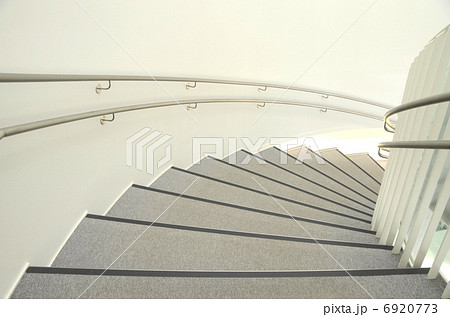 金沢海みらい図書館・館内【横】 金沢海みらい図書館・館内【横】 6920773