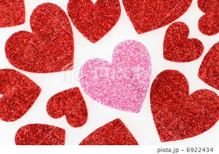 ピンクのハートと赤のハート ピンクのハートと赤のハート 6922434