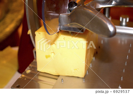 チーズとチーズスライサー 6929537