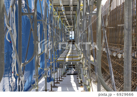 工事現場の養生ネット 6929666