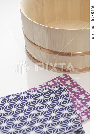 天然木の湯桶と日本手拭い 天然木の湯桶と日本手拭い 6930156