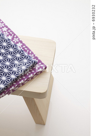 天然木の湯殿いすと日本手拭い 天然木の湯殿いすと日本手拭い 6930232