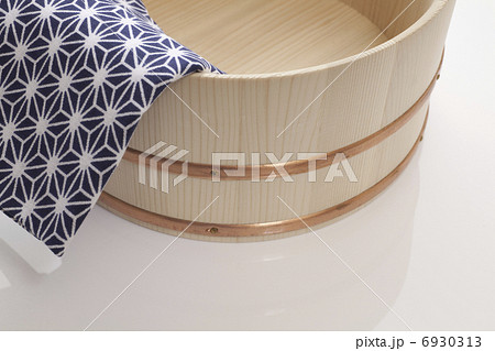 天然木の湯桶と日本手拭い 6930313