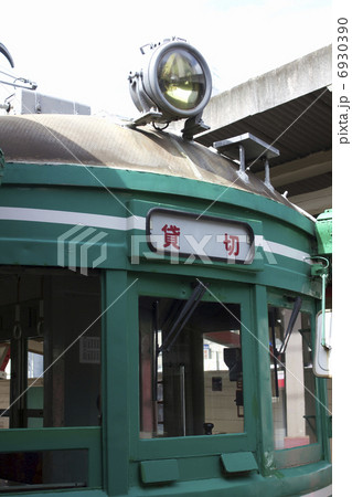 貸し切りの路面電車 6930390