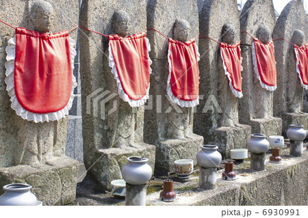 墓地の六地蔵 墓地の六地蔵 6930991