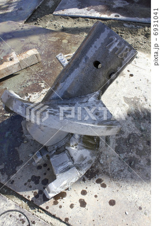 土木工事現場の杭打ちドリルの刃 土木工事現場の杭打ちドリルの刃 6931041