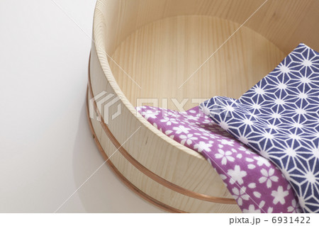 天然木の湯桶と日本手拭い 天然木の湯桶と日本手拭い 6931422