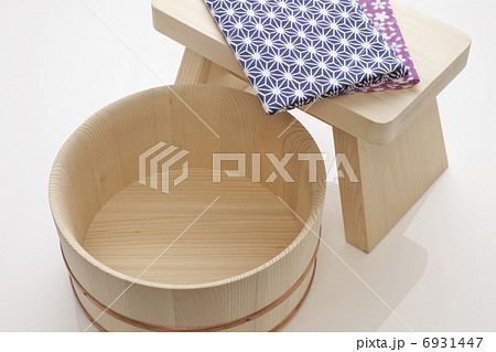 天然木の湯殿いすと湯桶と日本手拭い 6931447