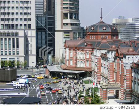 東京駅丸の内口（駅前広場整備工事前） 6942819