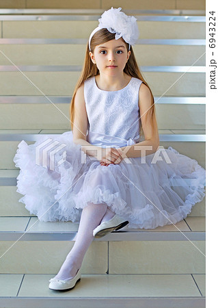 Nice little girl 6943224