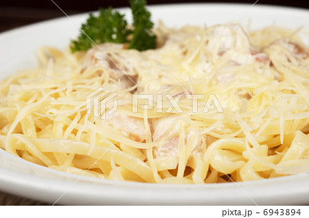 Pasta carbonara 6943894
