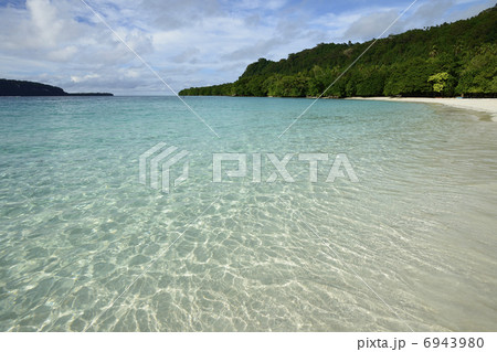 バヌアツ・エスピリットサント島・シャンパンビーチ 6943980