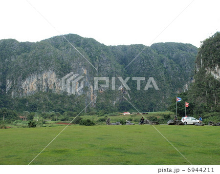 世界遺産「ビニャーレス渓谷」（キューバ） 6944211