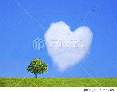 ハートの雲のイラスト素材 [6944769] - PIXTA