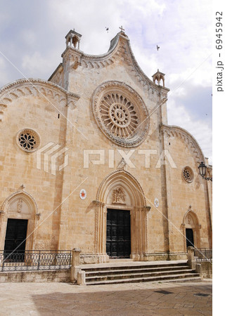 オストゥー二　Ostuni　大聖堂　Cattedrale 6945942