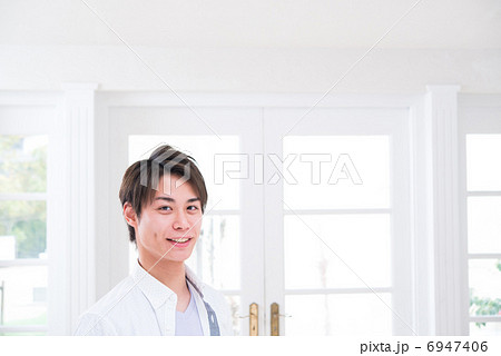 若い男性 6947406