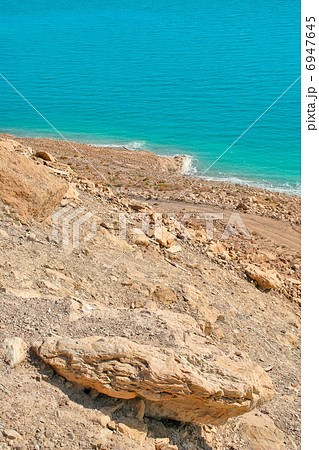 Deserted coast on Dead Sea in Israel. 6947645