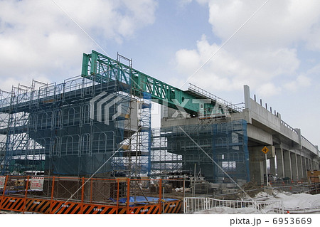 北海道新幹線の高架橋工事（2013年3月） 6953669