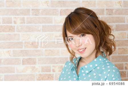 若い女性　 6954086