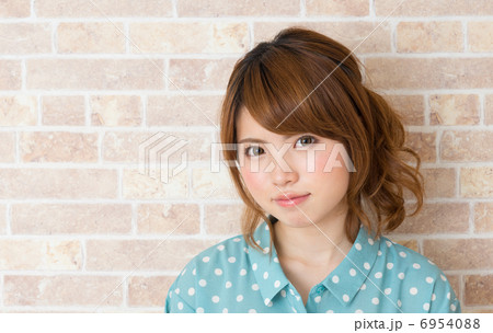 若い女性　 6954088
