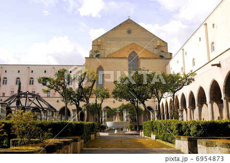 クラリッセ(クララ修道女)の回廊つき中庭 Chiostro delle Clarisse クラリッセ(クララ修道女)の回廊つき中庭 Chiostro delle Clarisse 6954873