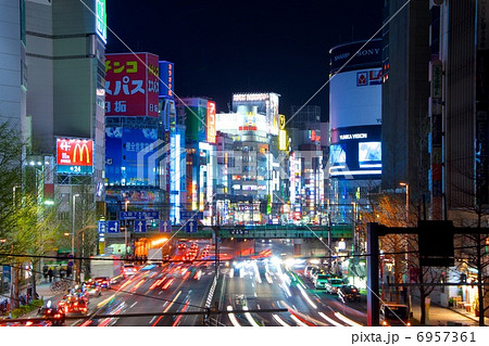新宿大ガード 夜景の写真素材