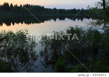 sunset on the lake 6958053