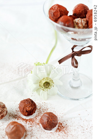 chocolate truffles 6958242