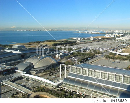 ワールドビジネスガーデンと富士山 6958680