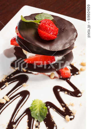 chocolate dessert with strawberry chocolate dessert with strawberry 6960409