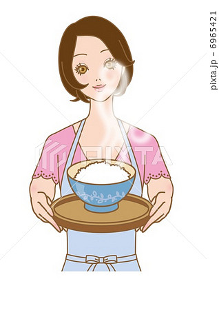 料理する女性 炊き立てのご飯を渡す 料理する女性 炊き立てのご飯を渡す 6965421