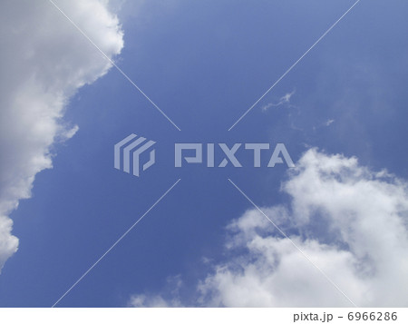 青空と白い雲 6966286
