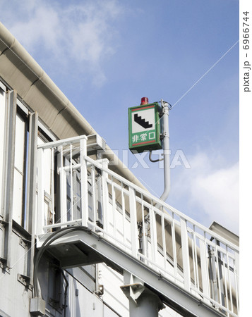 高速道路の非常口 高速道路の非常口 6966744