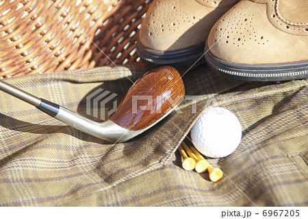 ゴルフ用品とゴルフウェア 6967205