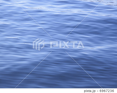 凪ぎの海 6967236