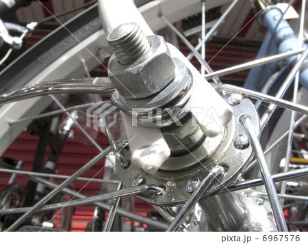 自転車のハブ 6967576