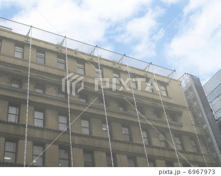 ビル外壁工事の養生ネット ビル外壁工事の養生ネット 6967973