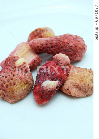 いちごのドライフルーツ 6971037