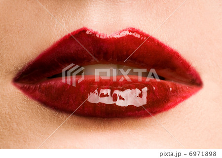 Red lips 6971898