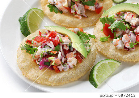 セビッチェのトスターダス 6972415