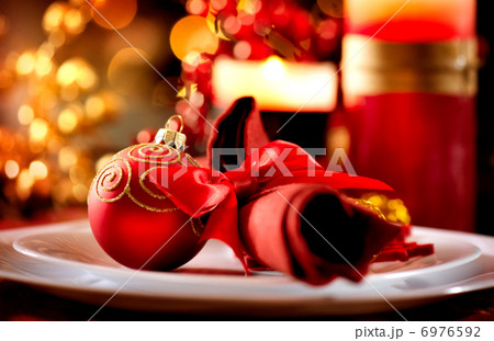 Christmas Table Setting. Holiday Decorations 6976592