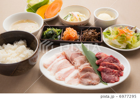 焼肉ランチ 6977295